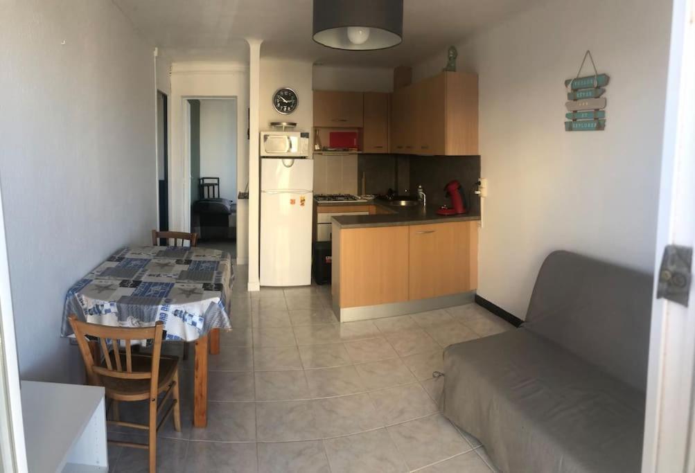 Appartement Situation Ideale F2, 2 Eme Ligne,climatise, *