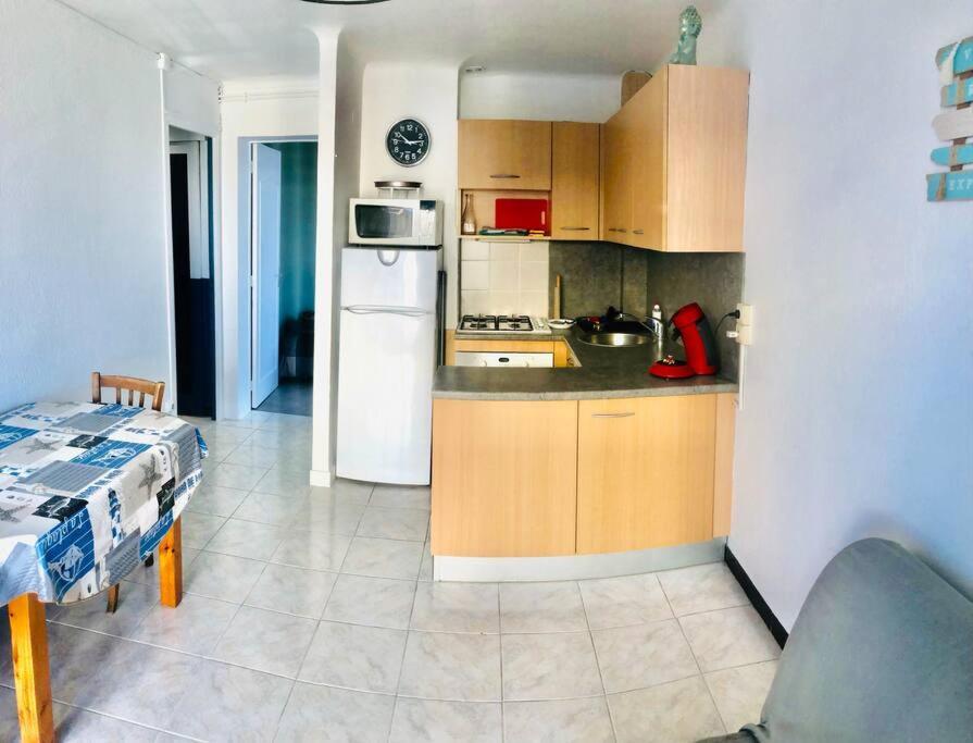 Appartement Situation Ideale F2, 2 Eme Ligne,climatise, *